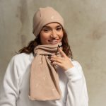 Hug scarf