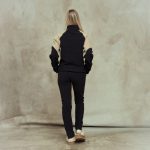 Velvet cream Sweatshirt - Image 2