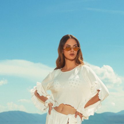 White sand top