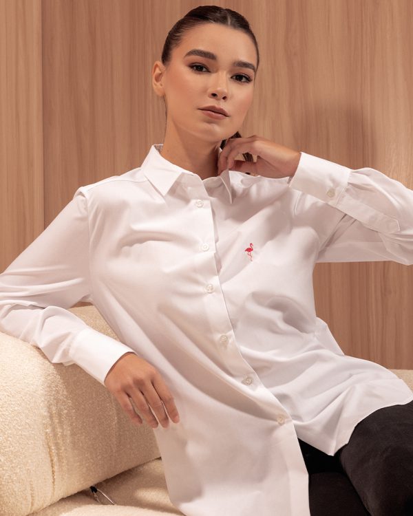 WHITE BLOUSE WITH PINK LOGO12